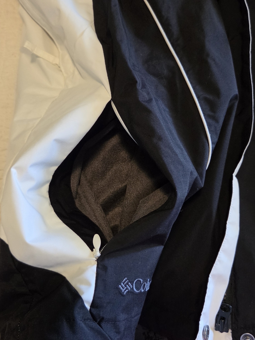 Columbia Rain Jacket, Size Large - Picture 9 of 12